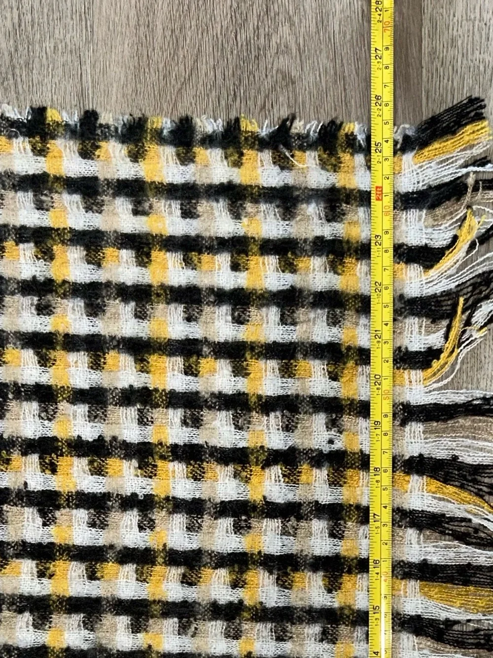 Evereve Houndstooth Plaid Blanket Scarf NWT